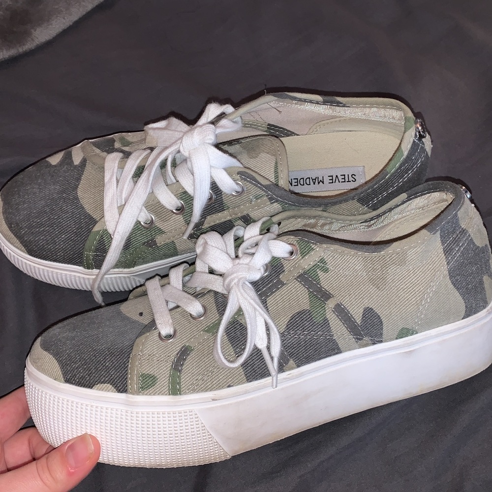Camo platform sneakers